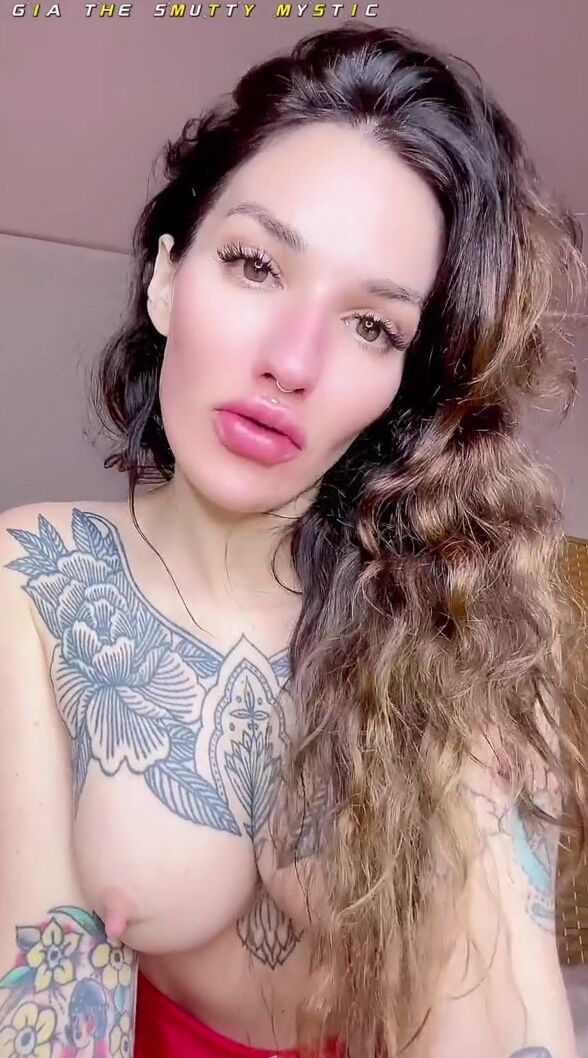 Babe Big Titted Tattoo Chick Begs For Your Cum