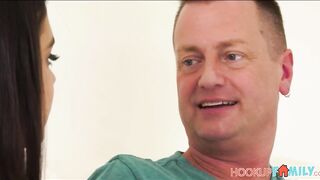 Natural Huge Jugs Daughter Violet Starr Fucks Dad's Friend