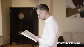 Sexsual College Girl Kira Thorn Takes an Anal...