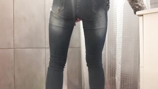 Wetting my Jenas all go to my Shoes I Show you when