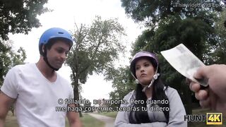 HUNT4K. Beauty patinadora necesita dinero y está lista para follar para ellos