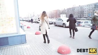 DEBT4k. When man comes for debts, camgirl decides to seduce