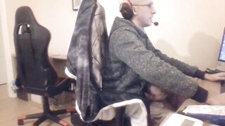 Sucking Off Husbands Penis whilst he is Online with his Friends.