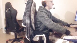 Sucking Off Husbands Penis whilst he is Online with his Friends.