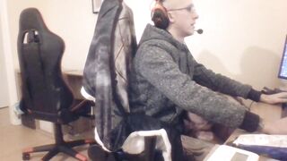 Sucking Off Husbands Penis whilst he is Online with his Friends.