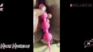 BLACK BBW HAVING FUN WITH HERSELF WITH 10 ANAL BEADS UP