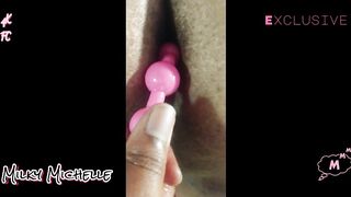 BLACK BBW HAVING FUN WITH HERSELF WITH 10 ANAL BEADS UP