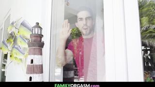 Spied and Nailed by her Cousin - FamilyOrgasm.com