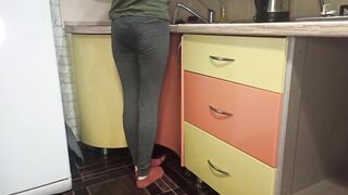 Oral Sex to a Next Door inside the Kitchen - Timeker