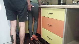 Oral Sex to a Next Door inside the Kitchen - Timeker