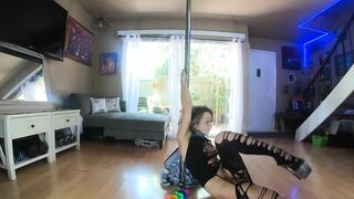 Pole Dancing cougar Goddess Teases the Neighbor while Seducing you