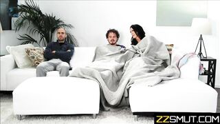Son eats Moms cunt while sitting next to Dad