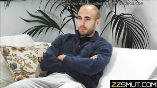 Son eats Moms cunt while sitting next to Dad