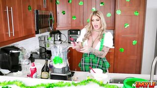 Big Tit cougar Dames prepping for a yummy shamrock milkshake for