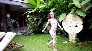 COLLEGE 19 YO GETS BUTT TO MOUTH POUNDED AND FACIALIZED OUTSIDE.