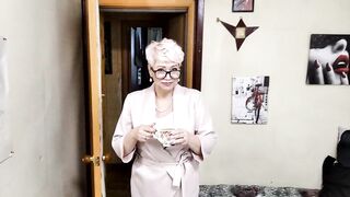 Long Boss tests his secretary's pussy for strength and elasticity!