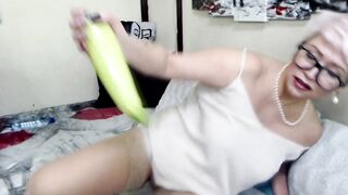 Long Boss tests his secretary's pussy for strength and elasticity!