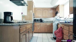Turned On 19 yo Scarlit Scandal seduces the delivery dude and wants