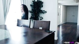 Turned On 19 yo Scarlit Scandal seduces the delivery dude and wants
