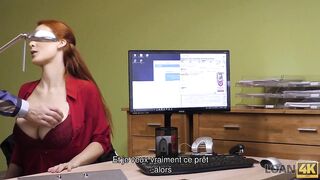 LOAN4K. Rousse a des relations sexuelles spontanées au bureau avec