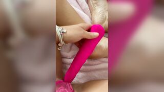 Ambys Crutchless Vibrator Bouncing makes her Hooters Jiggle
