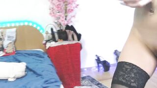 Blonde Masturbates Twat and Jizzes with Squirt