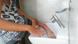 Good chick Washes her Crazy Toes into the Sink under