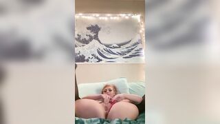 Finger Fuck myself into Bed