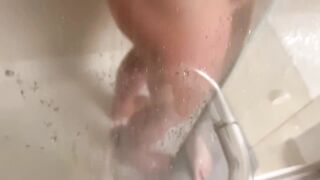 GODDESS LOVERS TAKING A SHOWER- HOT YOUNG milf AND DILF