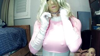 Reni's Dream three! Reni Locks her Mask inside Place with