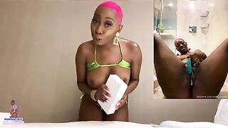 Black 18 Skank Orgasms on Clitoris Sucking Off Dildo -sex Sex Toy