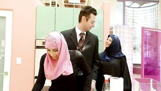 An Arab Mother Caught her Daughter with a Strange Man