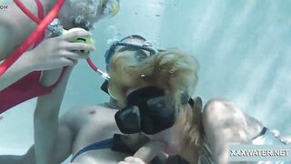 Underwater blowjob goes two way