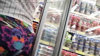Cougar booty is back with another legging candid