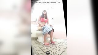 Incredible Sexy girls in the beach dressing room