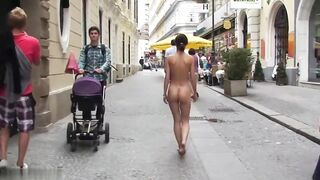 naked on street in Wien