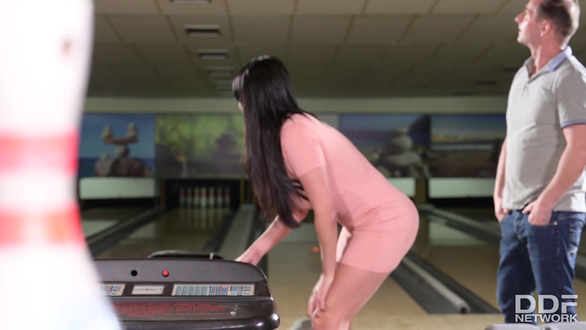amateur bowling video clips Xxx Pics Hd