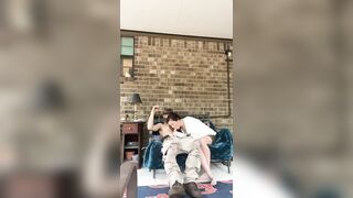 DELIVERY BRO Gets a FELLATIO and a QUICKIE from HOUSEWIFE!!!