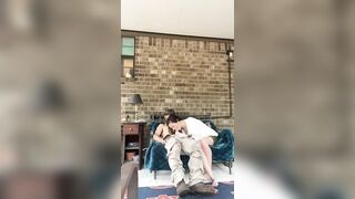 DELIVERY BRO Gets a FELLATIO and a QUICKIE from HOUSEWIFE!!!