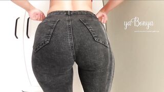 LOOK AT MY BIG GODDESS BOOTY INSIDE JEANS