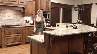 Open House Open Legs Seducing the Realtor