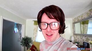 Yorkshire geeks watches huge big tit brit