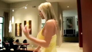 Beauty and Vulgar Fiance let me Lick her Vagina