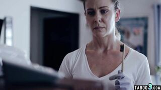 Neglected cougar housewife Cherie De Ville masturbating inside quarantine