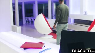 BLACKED bbc-Enjoying Big Tit Blonde seduces handsome stranger