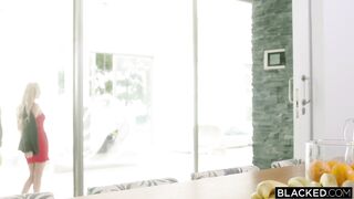 Lexi Belle - Customer Service