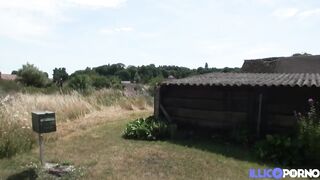 Zhelia, maman mal baisée, veut un jeune bien monté