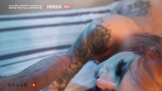 Ruiva de Dread se deliciando e babando na rola -
