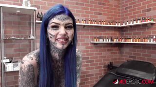 Australian Bombshell Amber Luke gets a new nose tattoo