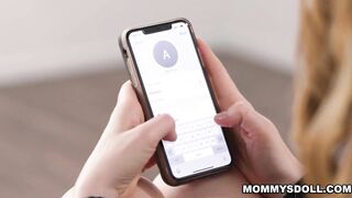 Milf Crystal Taylor has a new cellphone and is arranging